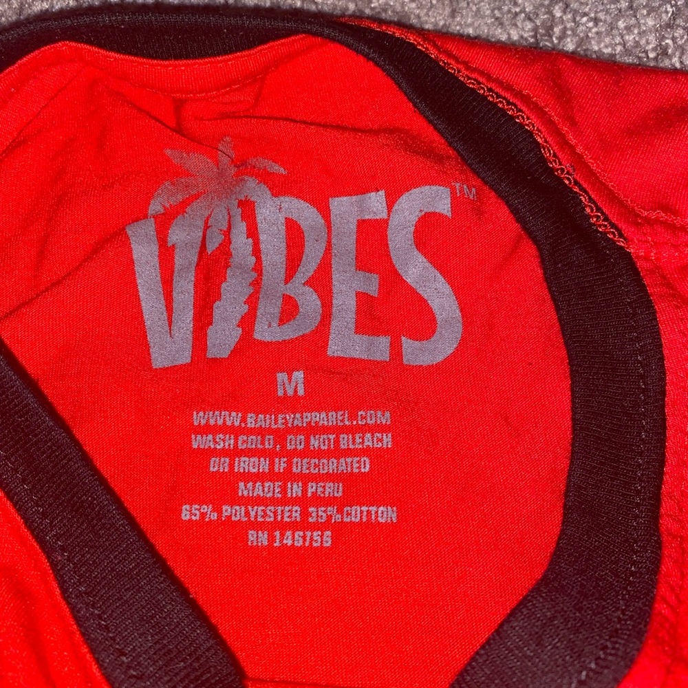 Graphic tee shirt